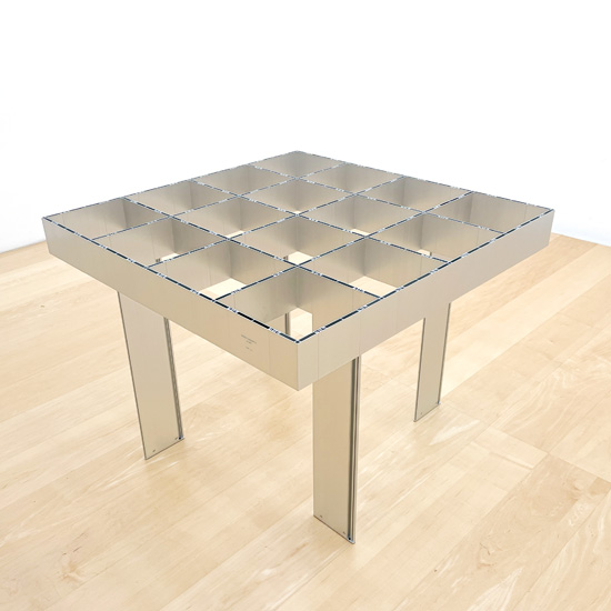 Grid Stand 700��4��4